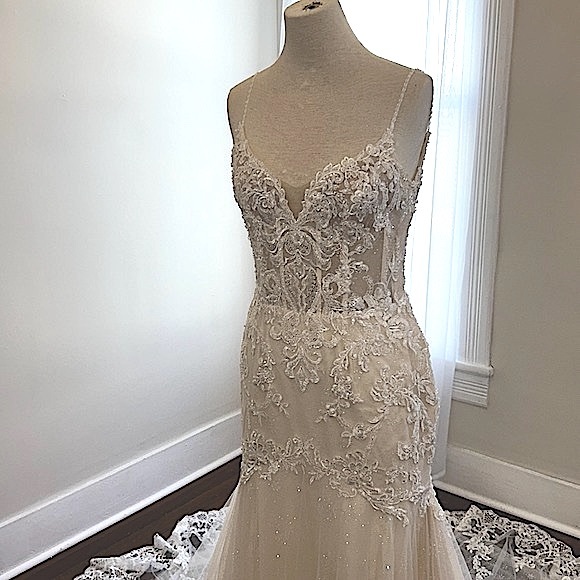 Chic Nostalgia bridal gown, multiple sizes, Ashbala, NWT - Picture 2 of 11